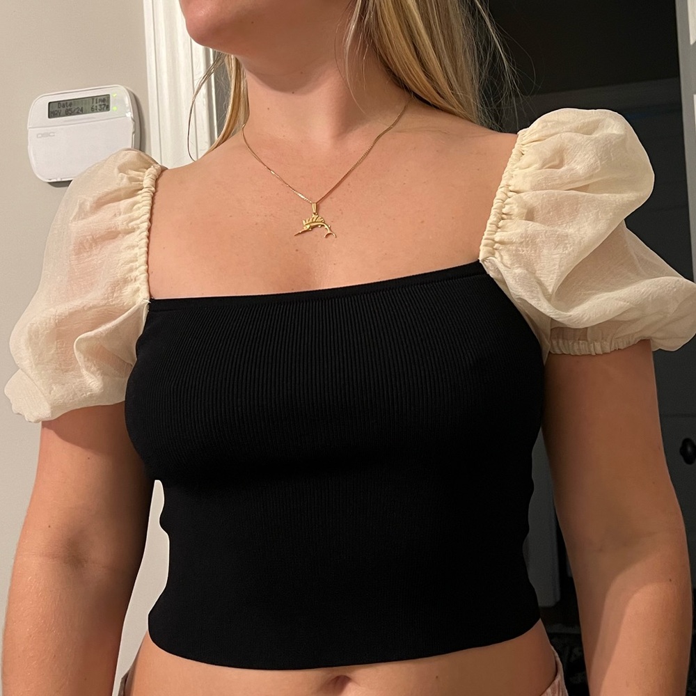 Vestique Puff Sleeve